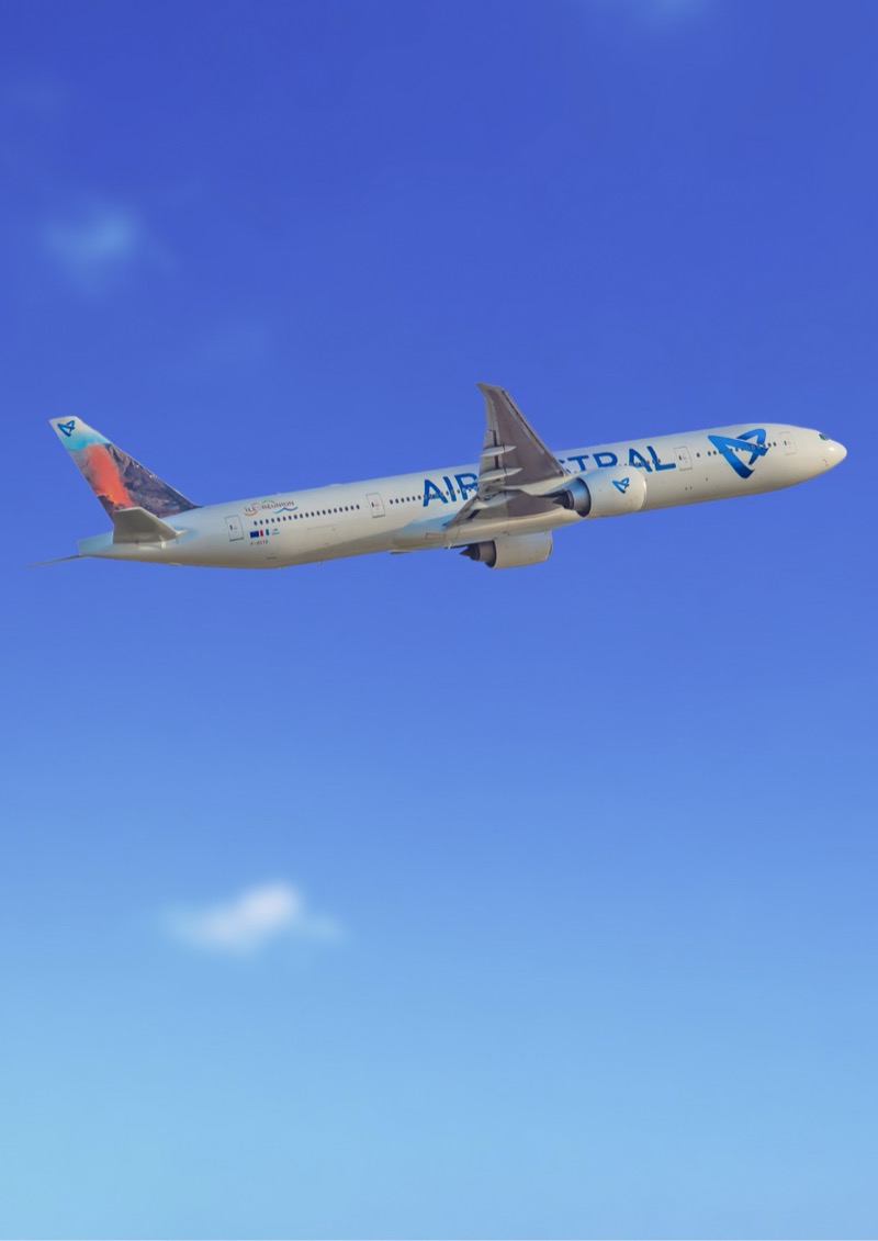Avion Air Austral en vol au-dessus de l'océan Indien