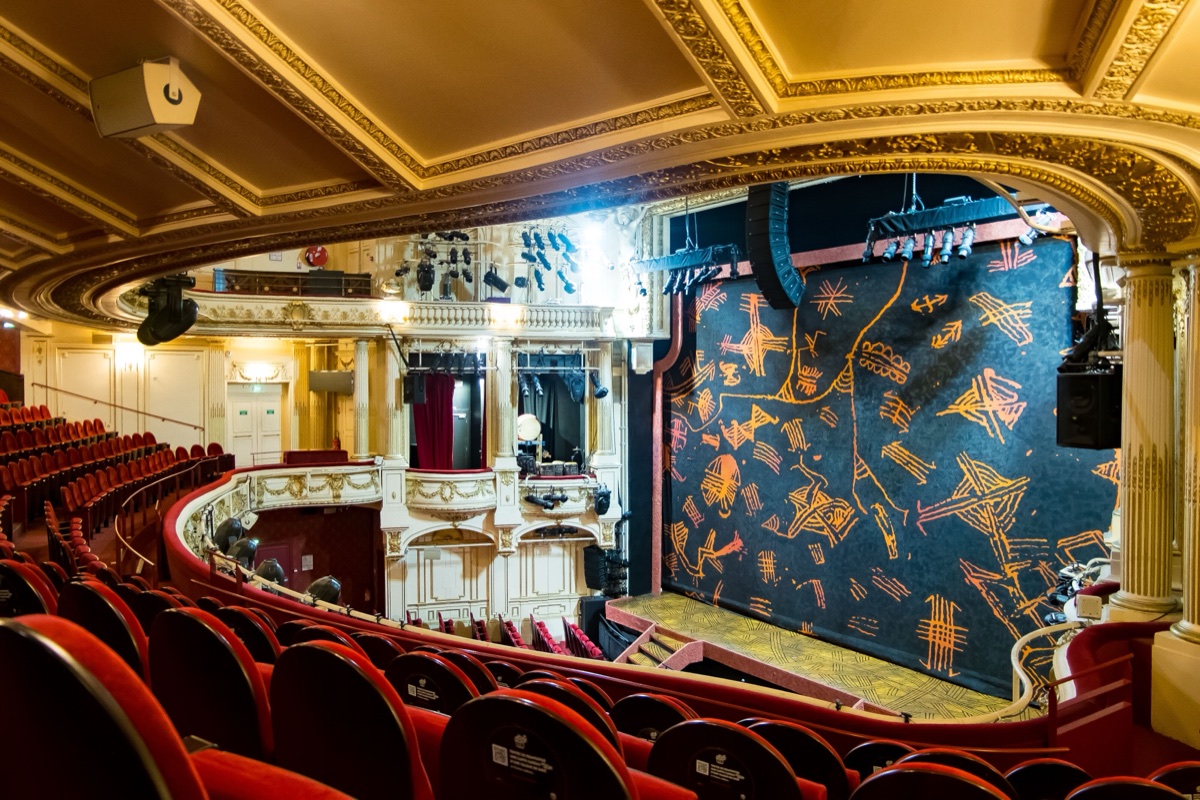 Salle et corbeille du Théâtre Mogador — visite des coulisses